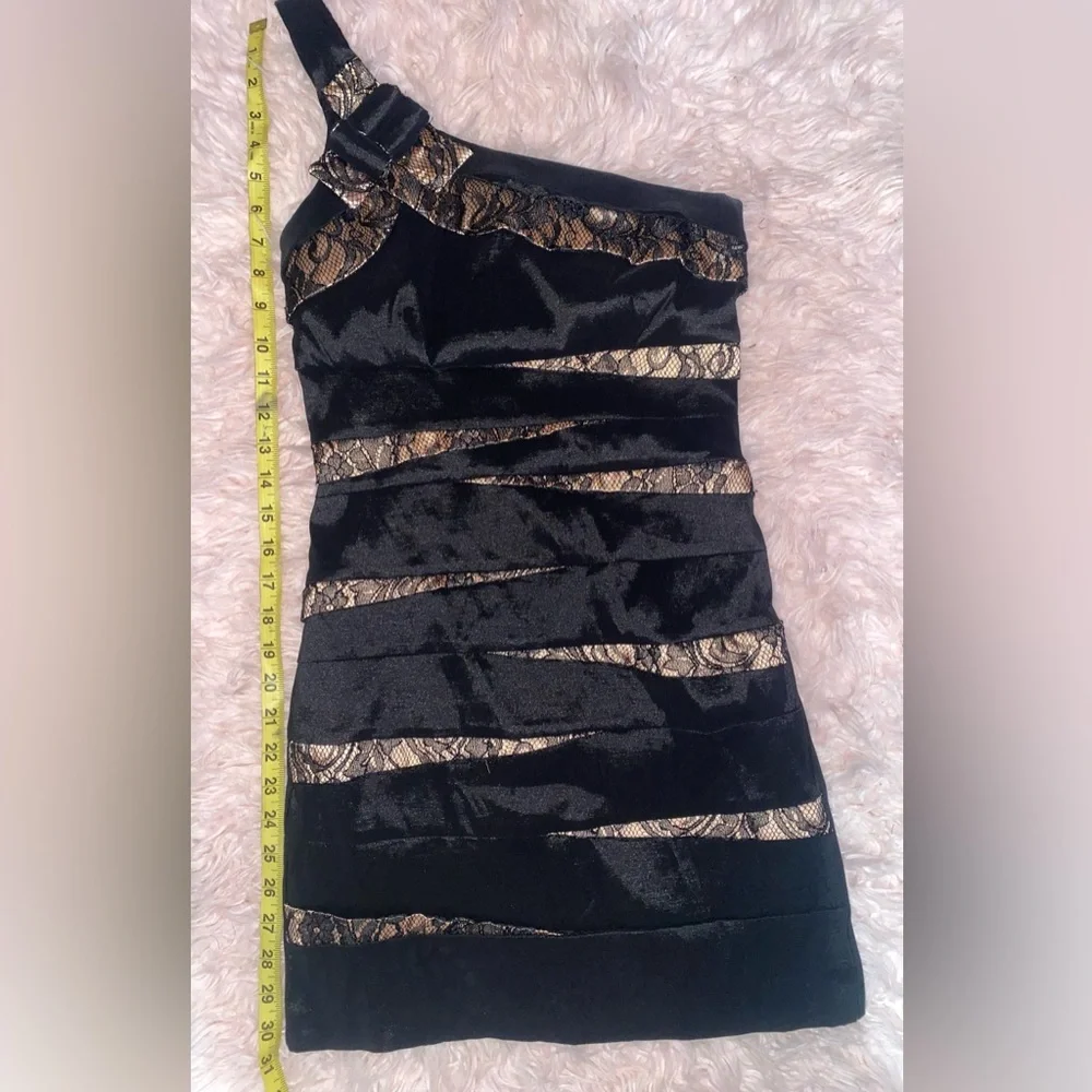 BLACK AND PINK LACE DRESS - Picture 6 of 7